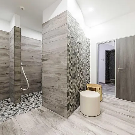 Kaeptenslounge - Ferienapartment Fuer Vier Personen Mit Westbalkon Und Komfortabler Ausstattung * Wustrow (Fischland)