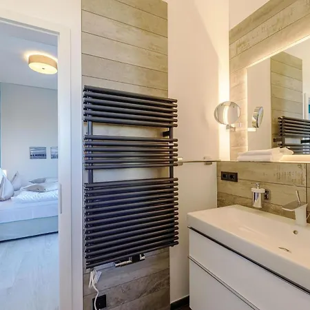 Kaeptenslounge - Ferienapartment Fuer Vier Personen Mit Westbalkon Und Komfortabler Ausstattung * Wustrow (Fischland)